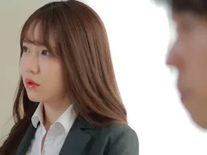 Lỡ chuyến tàu, cậu nhân viên ngủ lại nhà sếp nữ và cái kết