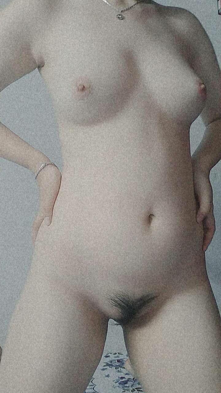 Muốn học được viết thư pháp thì phải cởi hết quần áo